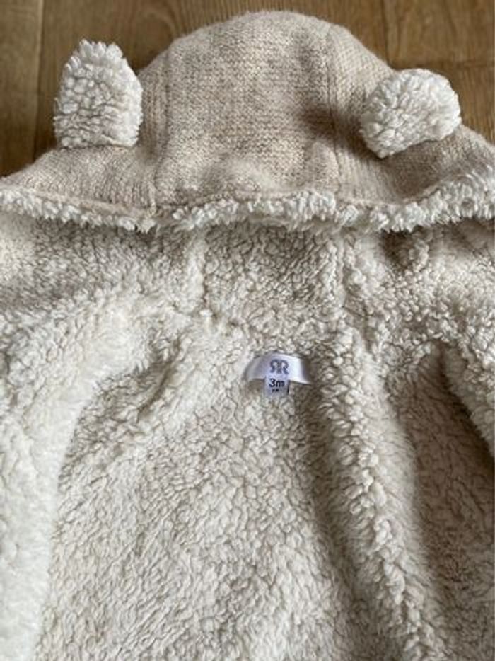 Gilet col V en fine maille boutonné - photo numéro 3