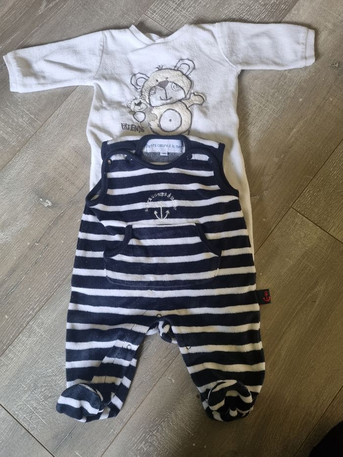 Lot 2 pyjamas 1 mois