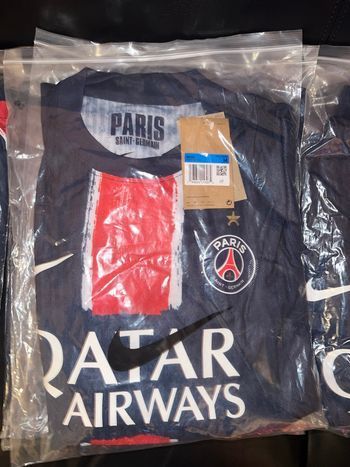 Urgent Maillot de foot officiel psg étoile ⭐️ collector Nike officiel