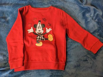 Pull Disney très bon état 4 ans