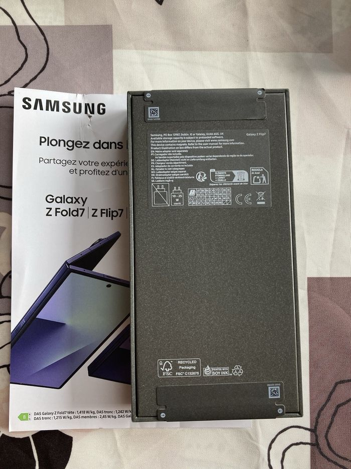 Samsung Galaxy Flip 7 512Go Bleu Nuit Neuf Sous Blister - photo numéro 3