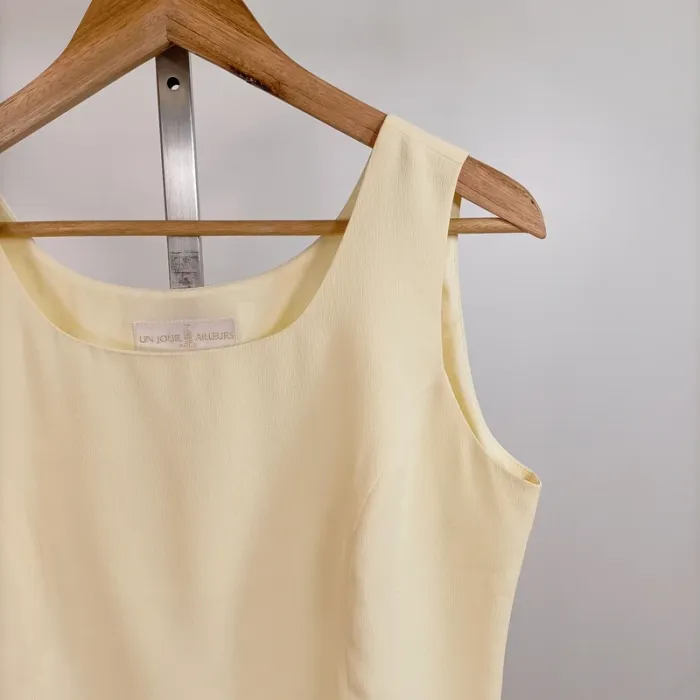 Top sans manches crème Un Jour Ailleurs coupe droite taille 42 A913 - photo numéro 2
