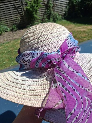 Chapeau de soleil lilas 