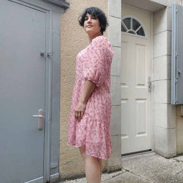 Jolie robe pour taille L - photo numéro 2