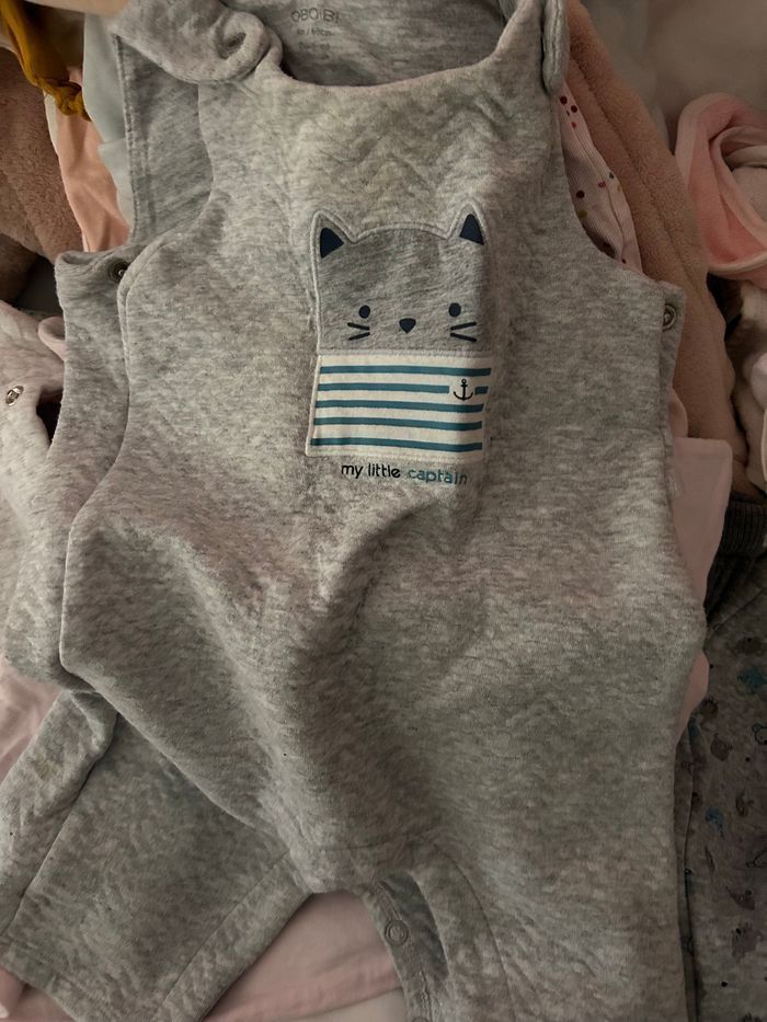Vend lots bebe pleins de chose jamais porter + une combinaison jamais porter - photo numéro 2