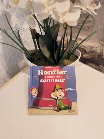 livre ronfler comme un sonneur par marc levy en tres bon etat