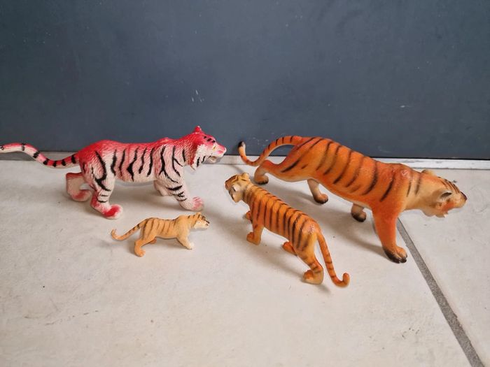 Figurines tigres - photo numéro 2