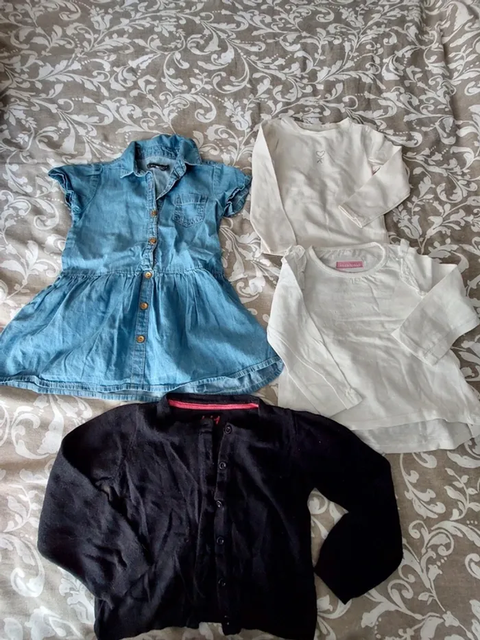 Robe , tee shirt longue manche, gilet