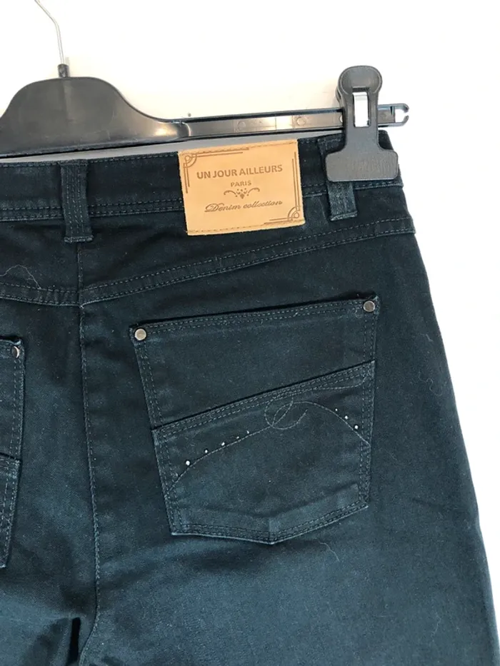 Jeans Un jour ailleurs - photo numéro 8