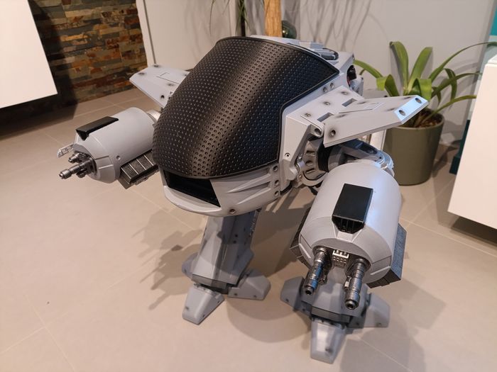 ED 209 de Robocop articulé - photo numéro 2