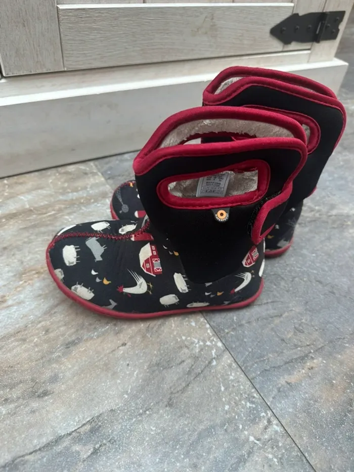 Bottes Bogs 25 noir et rouge ferme - photo numéro 4