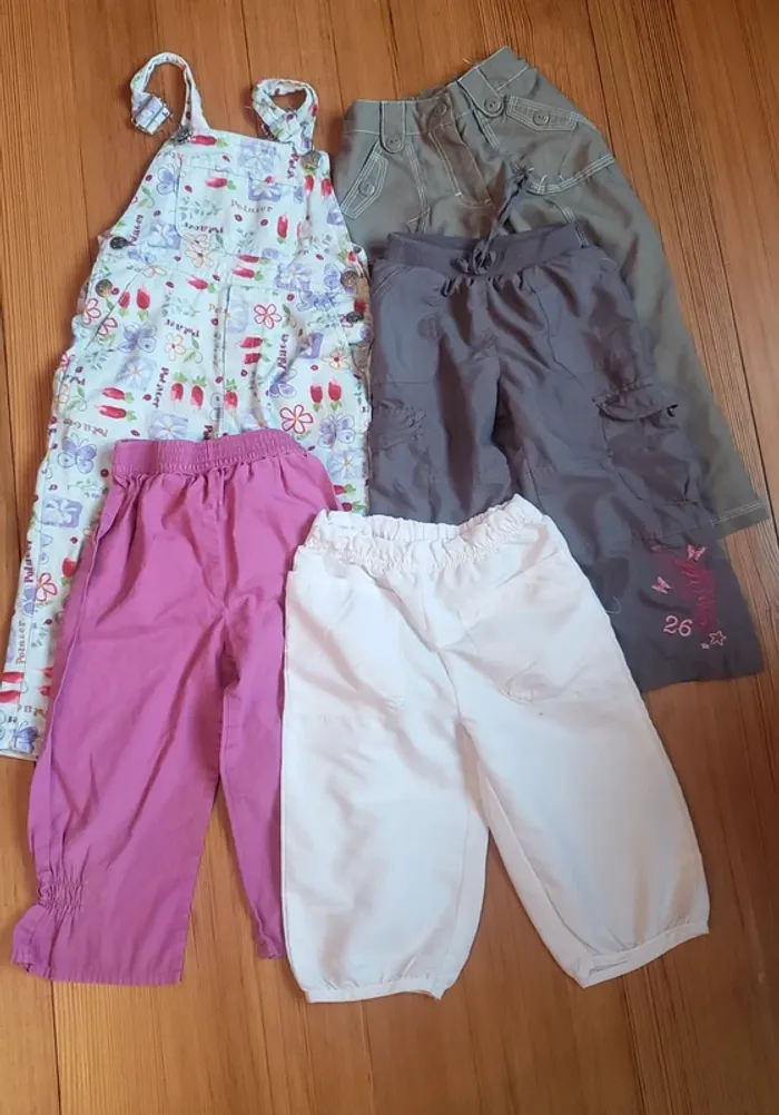 Lot 4 pantalons et une salopette
