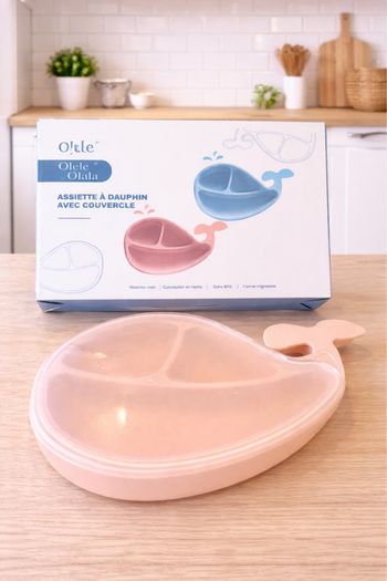 Assiette bébé compartimentée dauphin avec couvercle – Olele Olala (neuve)