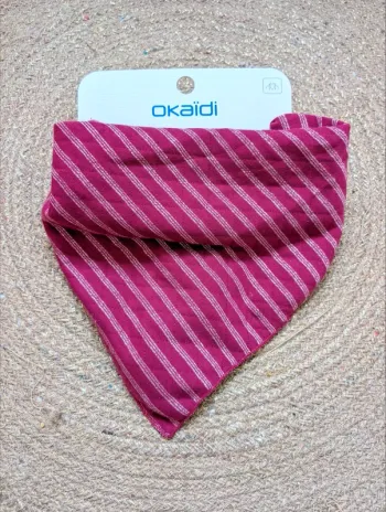 Écharpe  triangle Bordeaux M, Neuf