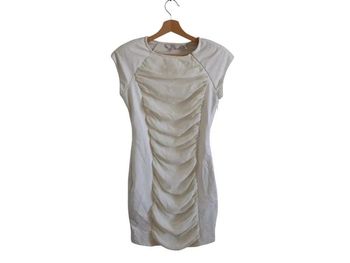 C60 robe crème Ted Baker T2