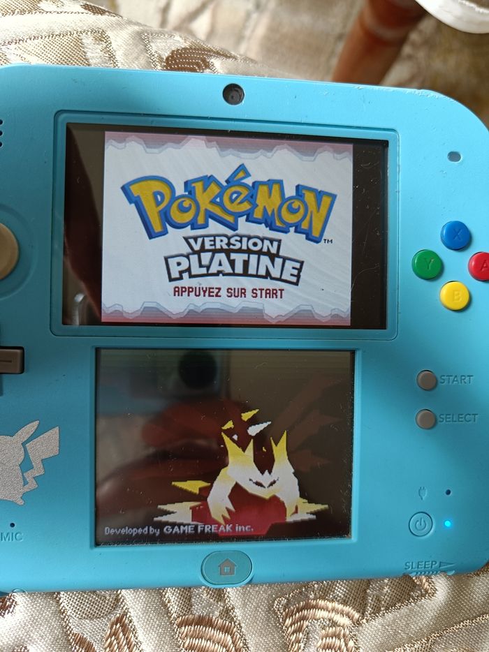 Nintendo 2ds édition limitée pokemon avec 28 jeux. - photo numéro 3
