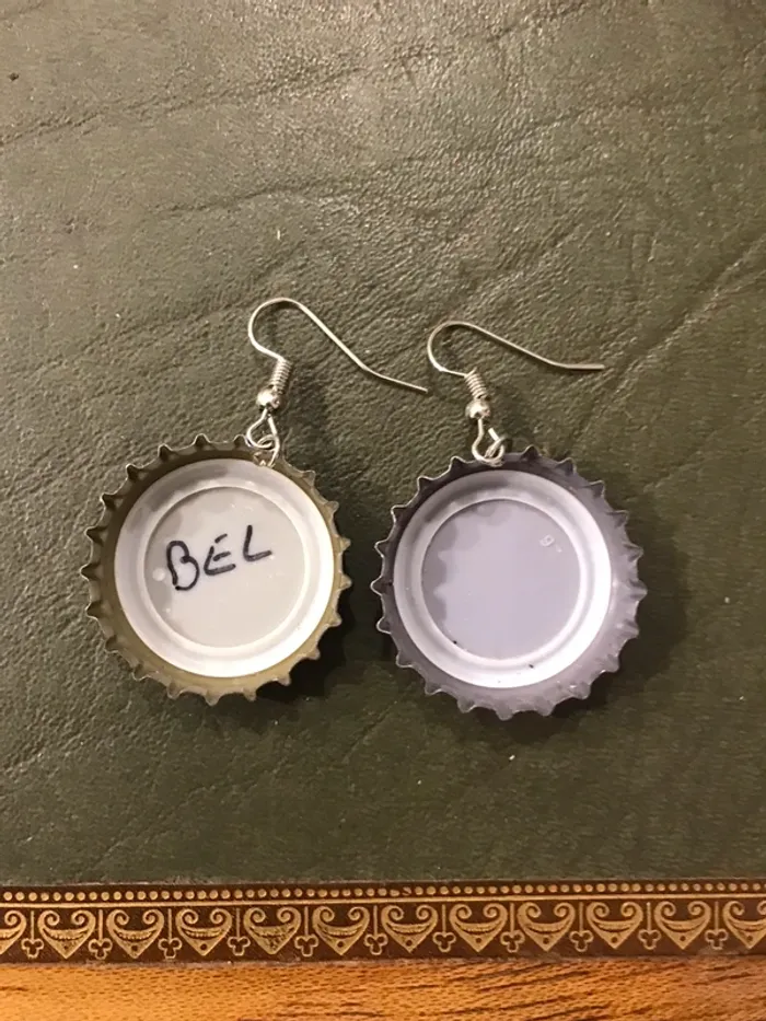 Boucles d’oreilles capsules noires - photo numéro 2