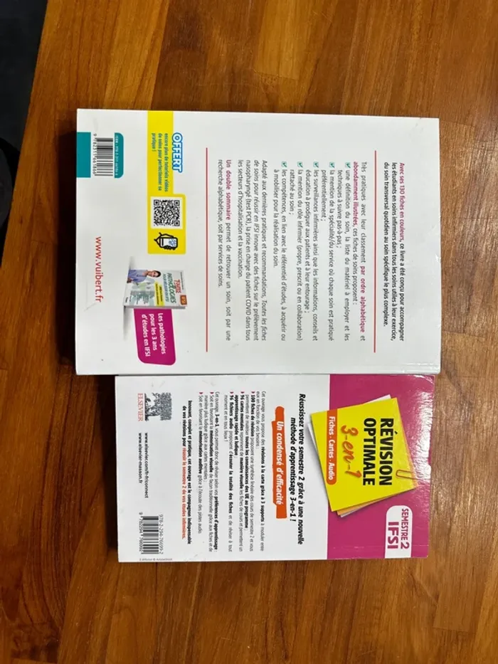 Lot de deux livres sur la formation infirmier - photo numéro 3