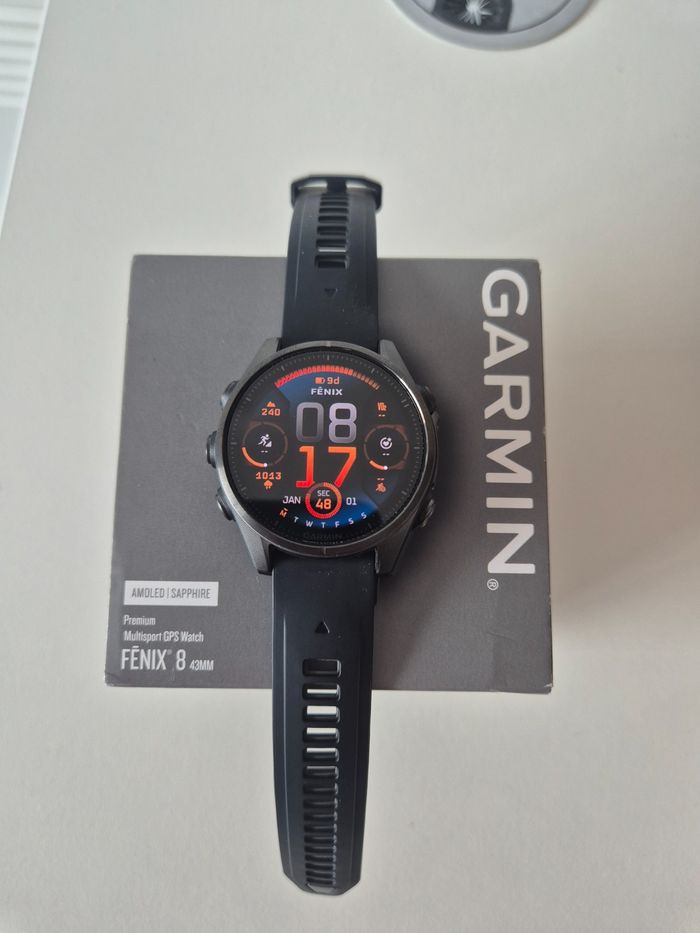 Garmin Fenix 8 Amoled Sapphire GPS-Whr 43mm - Top condition - livraison rapide !