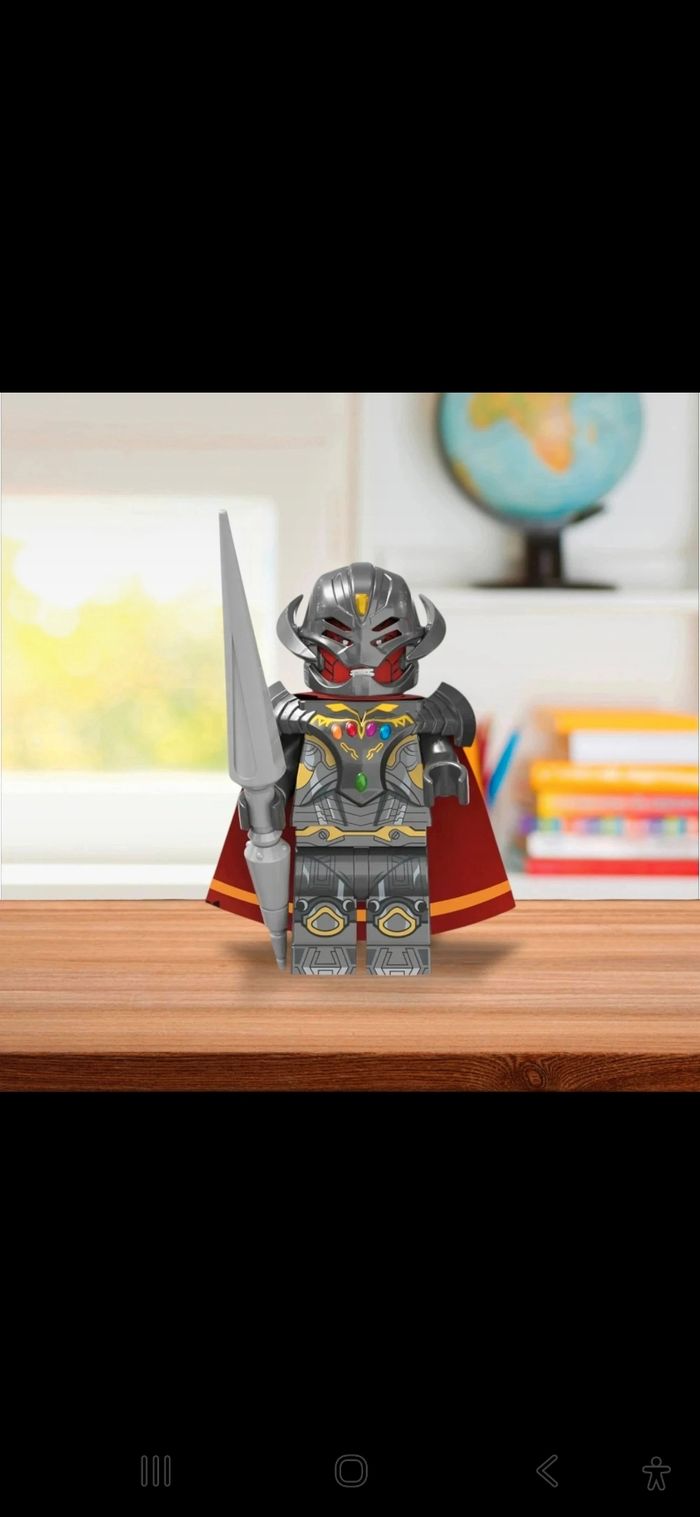 Figurine type lego Ultron