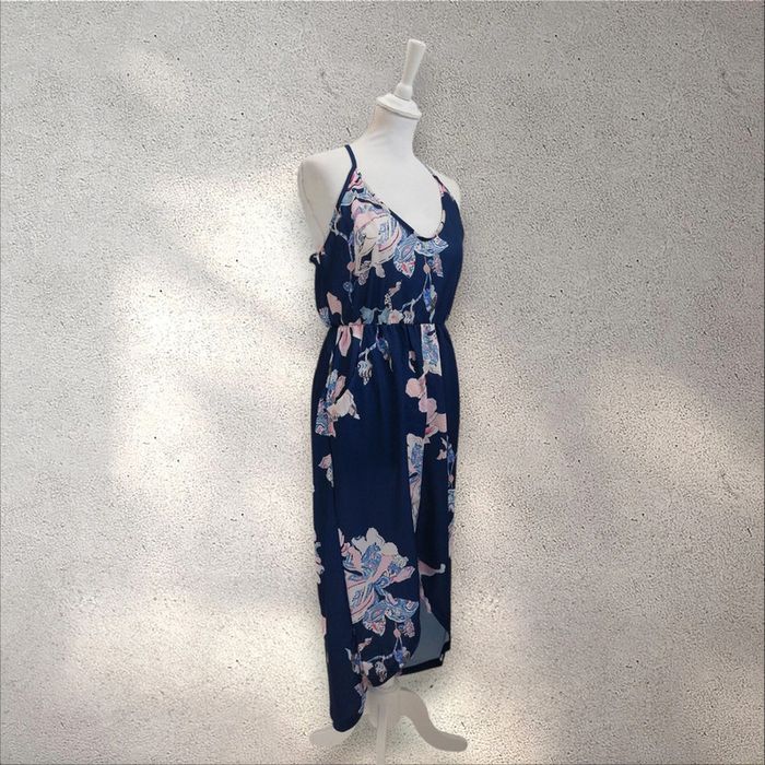 Robe longue asymétrique bretelles croisées imprimée - photo numéro 3