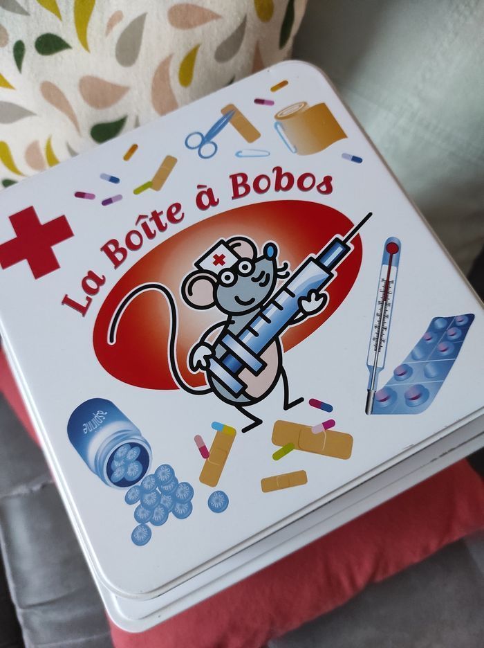 3 boîtes à bobos - photo numéro 2
