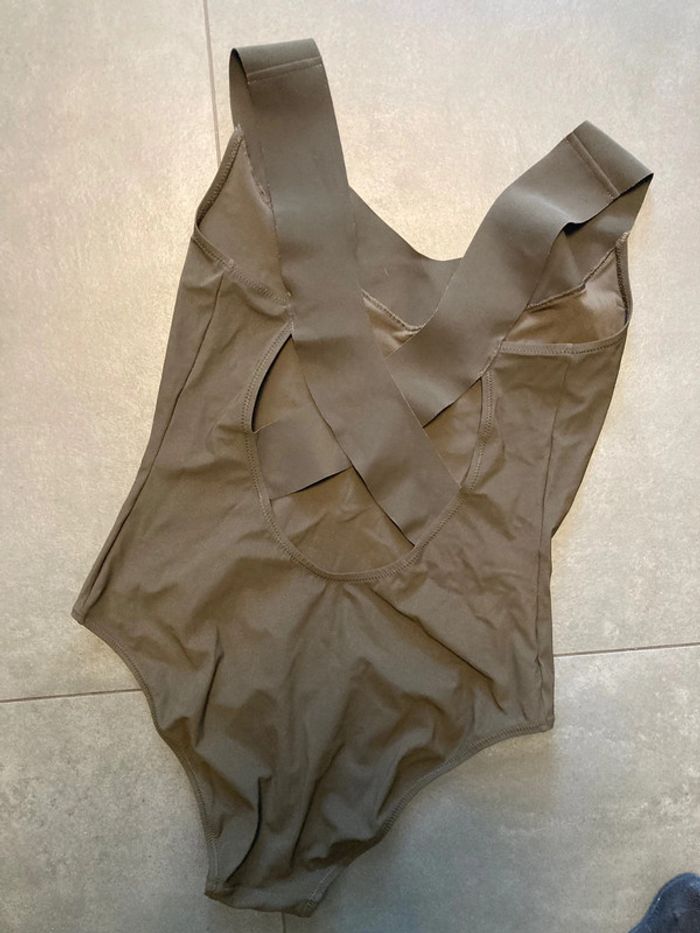 maillot de bain, une pièce taille 36 - photo numéro 2