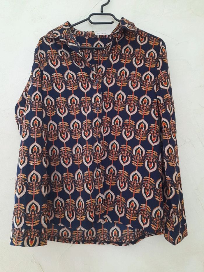 Chemise fond marine et mulricolore