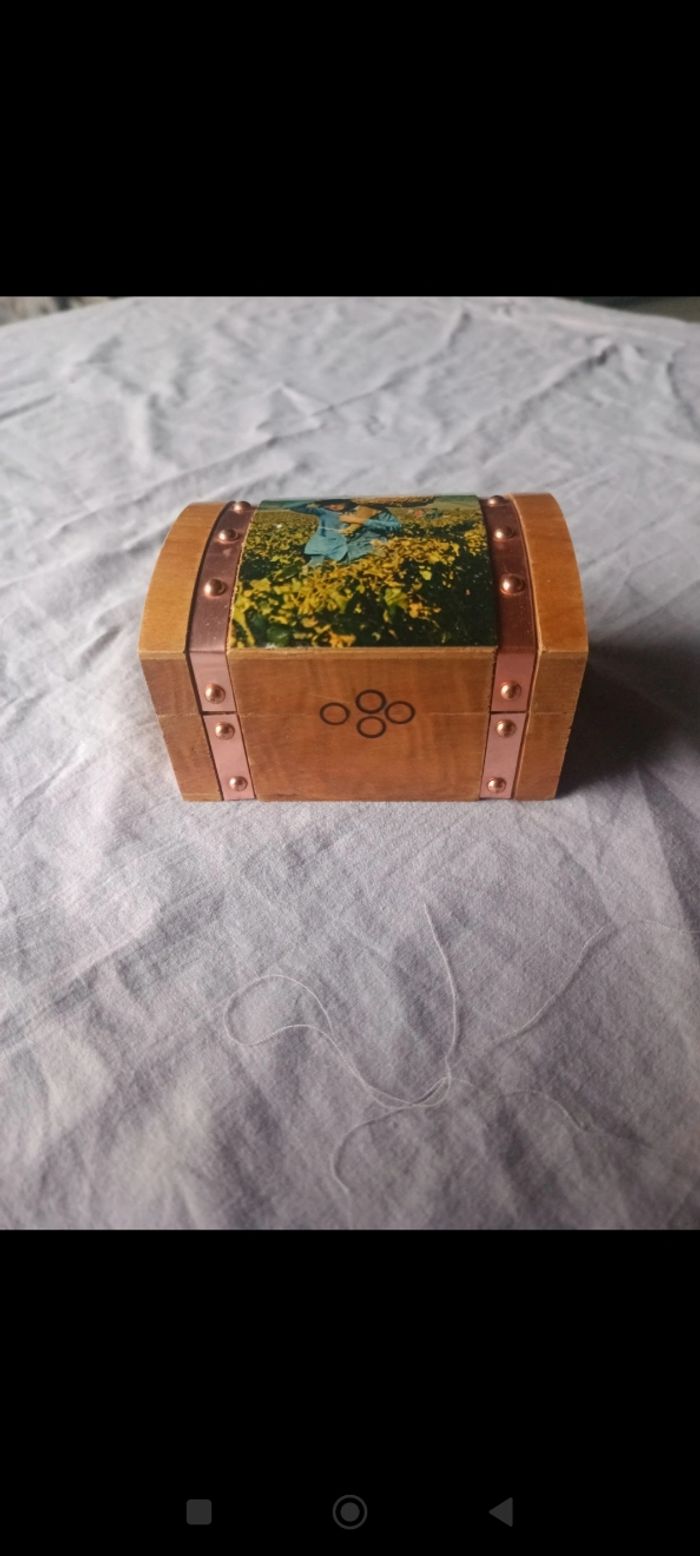 Petite boîte vintage - photo numéro 2