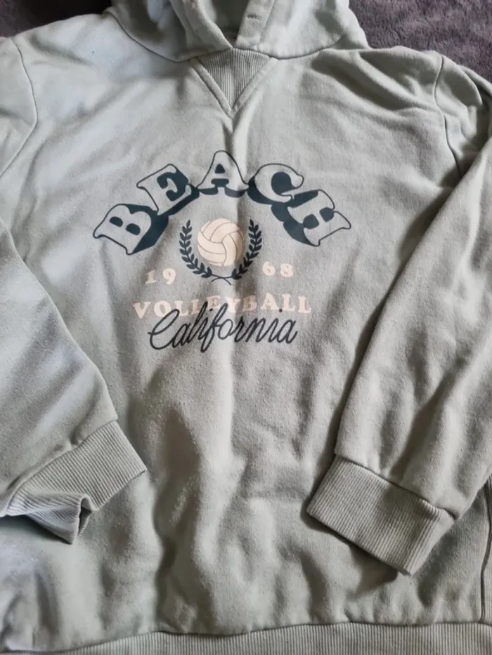 Pull à capuche 10 ans - photo numéro 2
