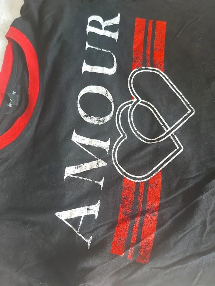 T-shirt amour noir et rouge - photo numéro 4