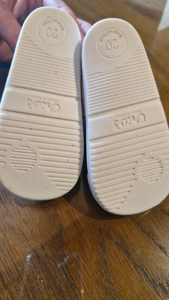 Chaussure blanditos taille 20 - photo numéro 6