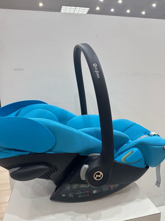 Cloud G Isize tissu plus beach blue jamais utilisé cybex - photo numéro 2