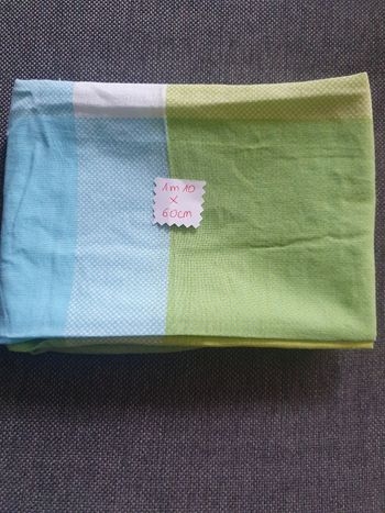 Tissu vert bleu orange blanc 1m10x 60cm