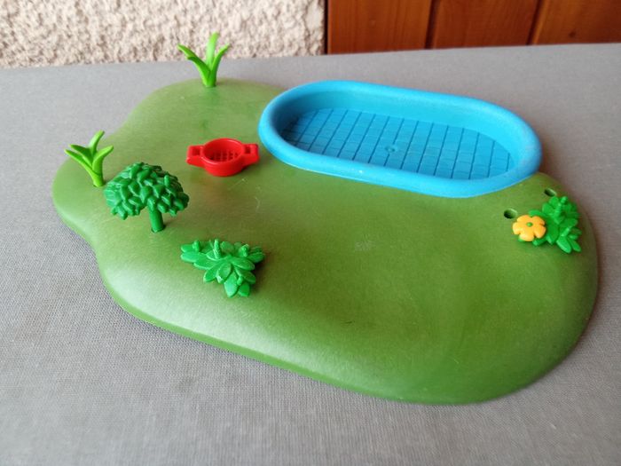 Terrain de jeux piscine
