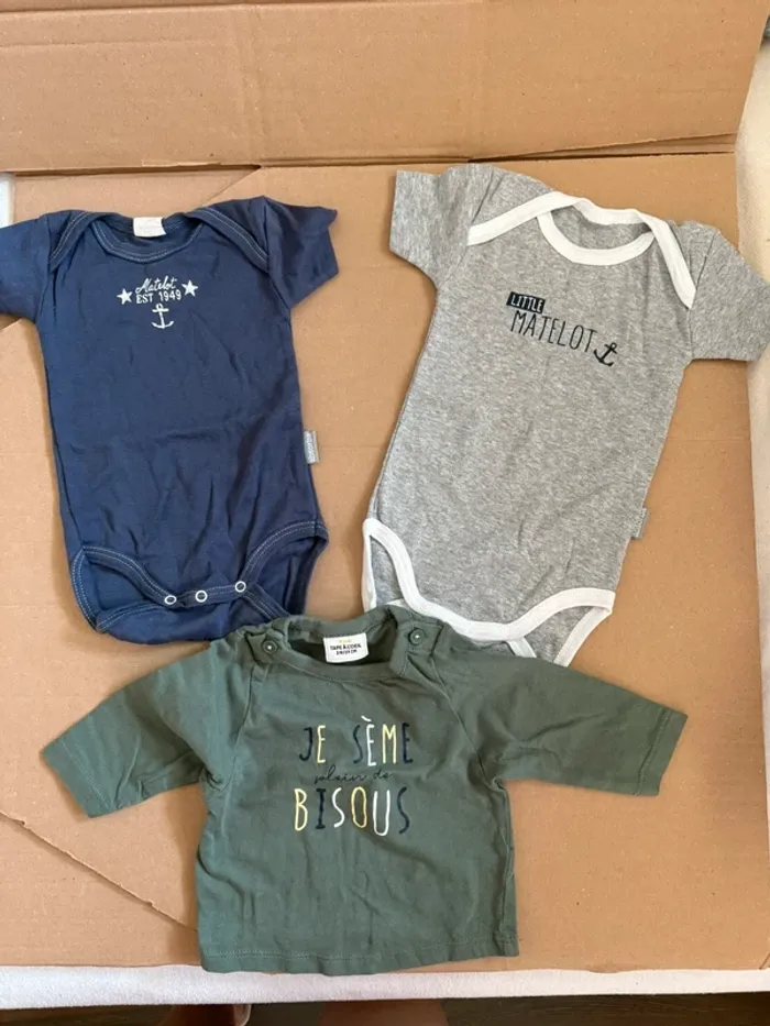 Lot de 40 vêtements taille 3 mois - photo numéro 7