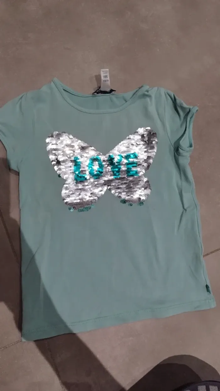 2 tee shirts Okaïdi 6 ans - photo numéro 3