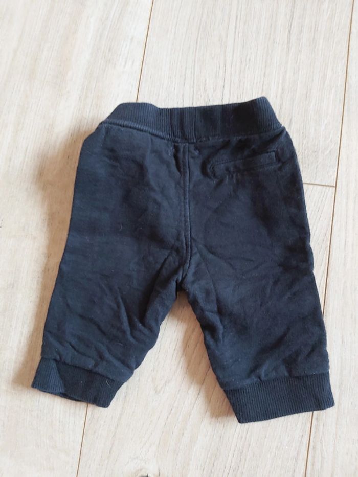Jogging/pantalon garçon Kiabi 3 mois en très bon état (78) - photo numéro 3