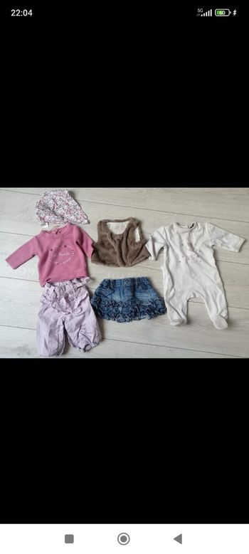 Lot vêtement fille de 1 à 6 mois  5€00