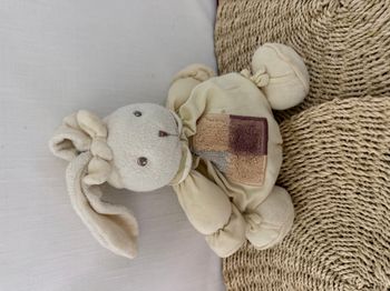 KALOO DOUDOU LAPIN ECRU CARRE DE CHOCOLAT COLL SABLE