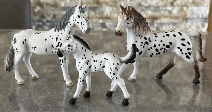 Famille schleich tacheté