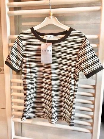 T shirt Creeks neuf taille XS à 4 euros