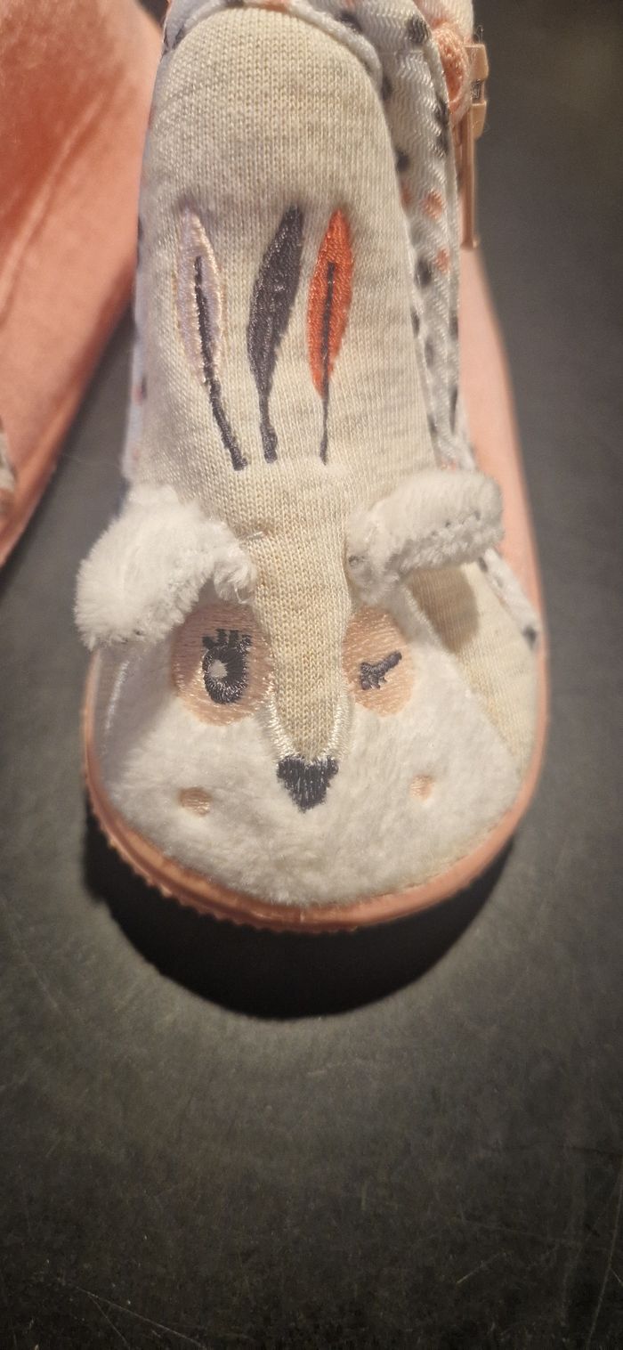 Chaussons taille 19 - photo numéro 3