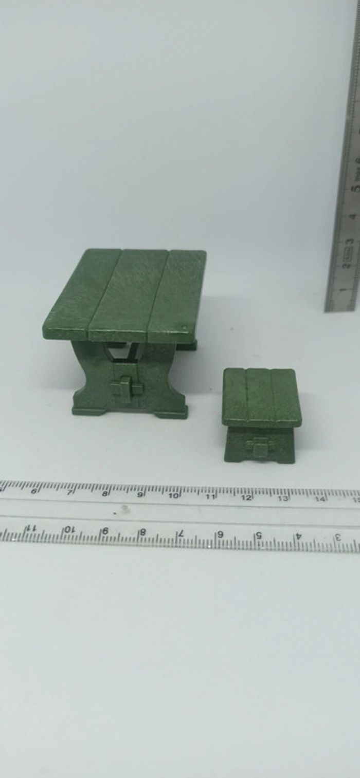 Table bois vert et tabouret playmobil - photo numéro 2