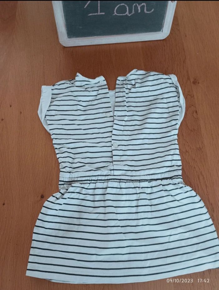 Robe marin taille 1 an en très bon état - photo numéro 2