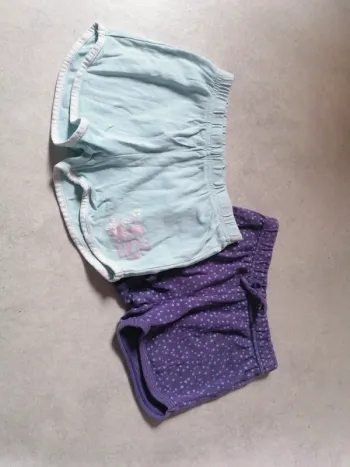 Short fille
