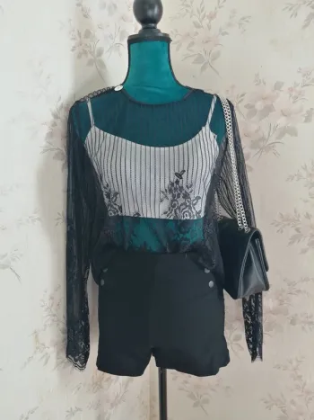 Short noir habillé taille haute avec boutons pressions / mim / (38)