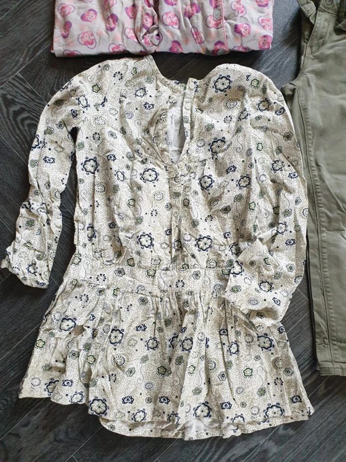 Lot de 4 vêtements fille 7 ans - photo numéro 4