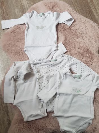 Lot de 4 bodys mixtes 9 mois