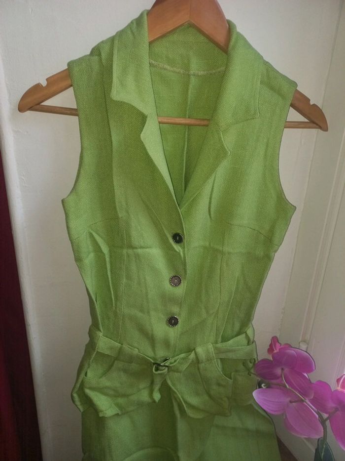 Magnifique tailleur fait main en lin, classe et sexy Taille 36 a 38 - photo numéro 2